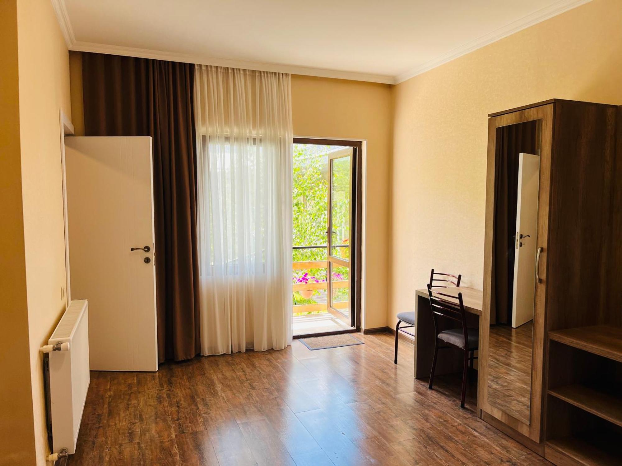 Soso Burduli'S Guesthouse 카즈베기 외부 사진