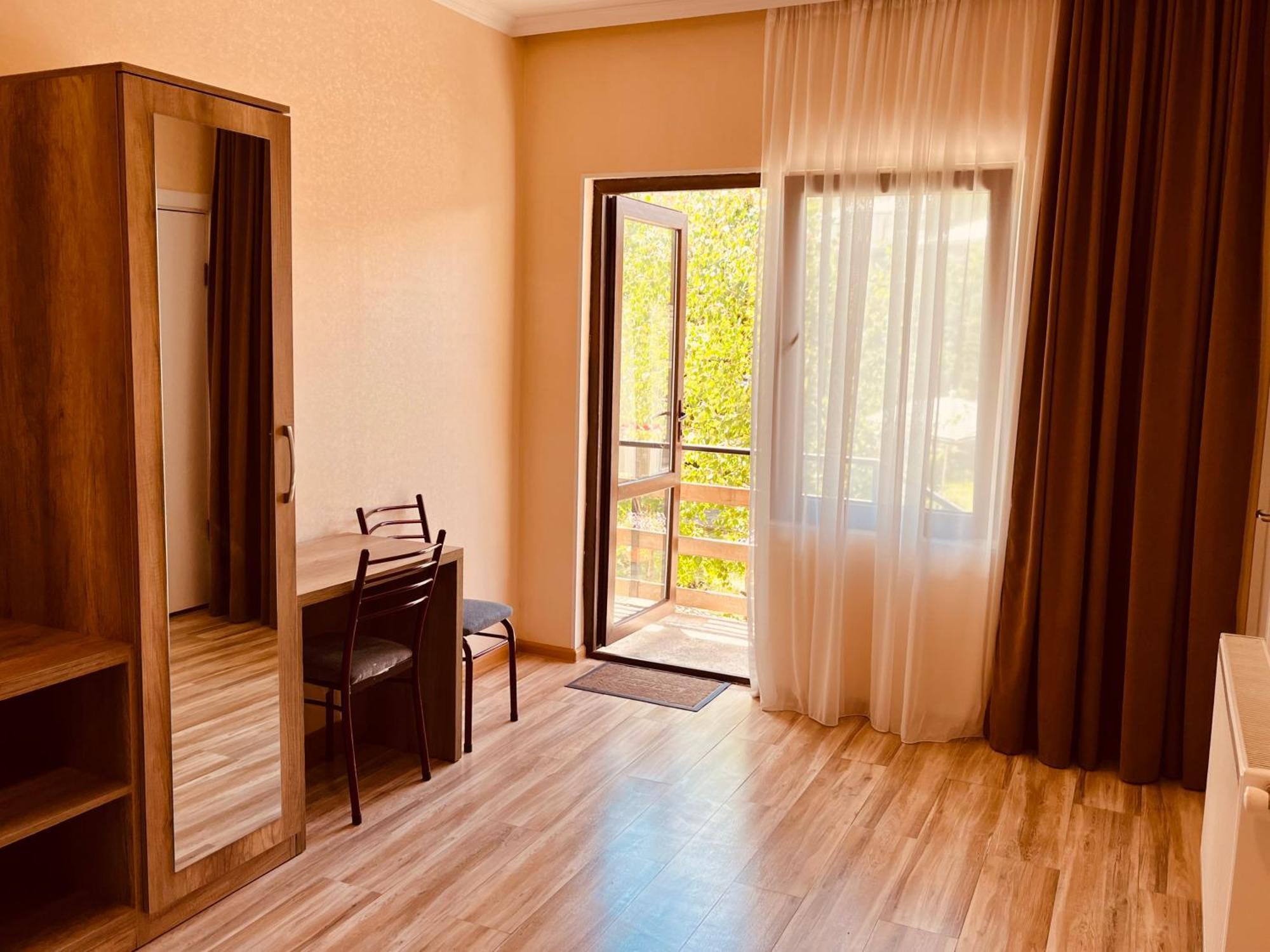 Soso Burduli'S Guesthouse 카즈베기 외부 사진